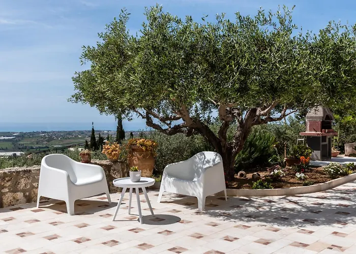 Villa Simona con giardino Favara